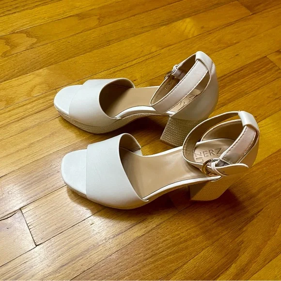 NWT Naturalizer Leather White/Ivory Block Heel Sandals (in original box) - Picture 6 of 11